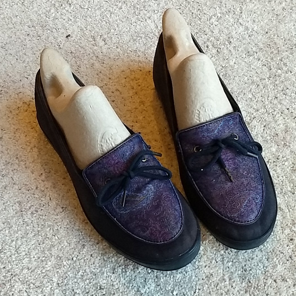 Women's grasshopper tennis shoes